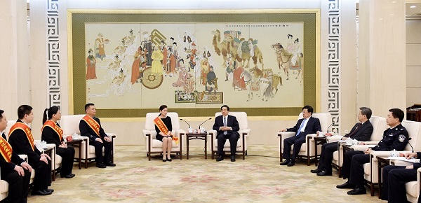 郭声琨会见吕建江同志先进事迹报告团时强调 永葆忠诚本色 牢记初心使命 努力创造无愧于新时代的新业绩